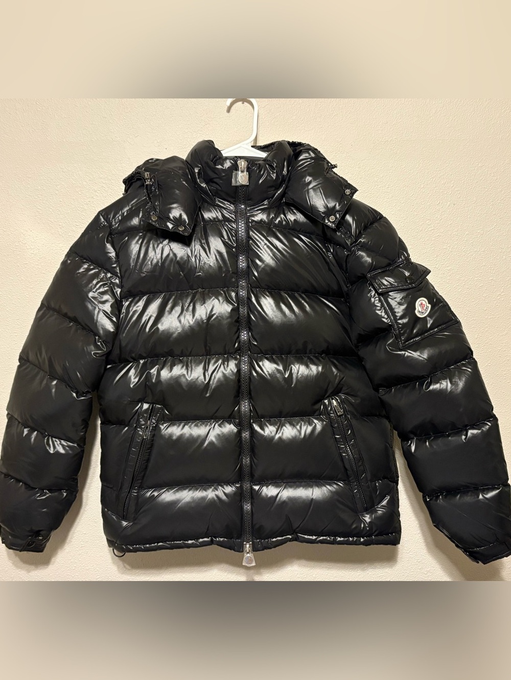 NWT Moncler Fourmi
Black Glossy Down Puffer
Jacket With Hood, Authentic